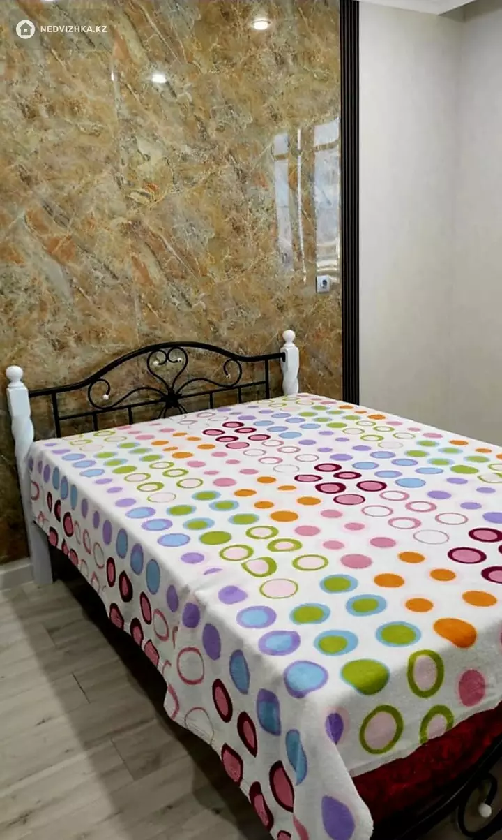 1-комнатная квартира, этаж 5 из 12, 40 м², По часам