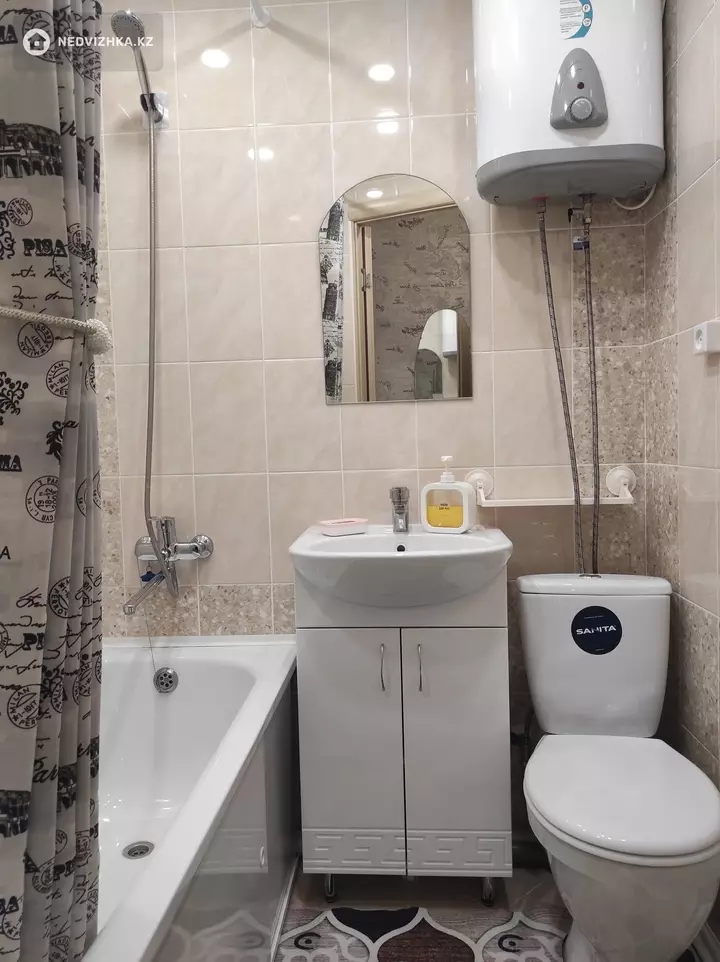 1-комнатная квартира, этаж 4 из 5, 40 м², Посуточно, фотография 5