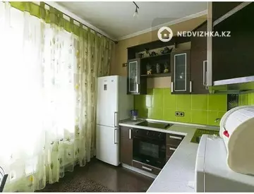 1-комнатная квартира, этаж 4 из 15, 40 м², Посуточно