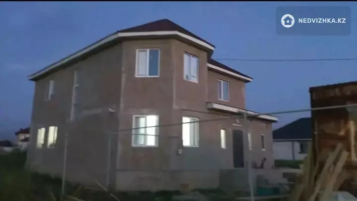6-комнатный дом, 6 соток, 235 м²