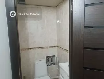Офис, этаж 1 из 9, В жилом доме, 60 м²