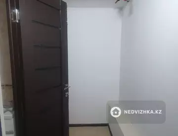 Офис, этаж 1 из 9, В жилом доме, 60 м²