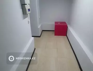 Офис, этаж 1 из 9, В жилом доме, 60 м²