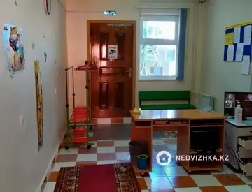 4-комнатная квартира, этаж 1 из 5, 100 м²
