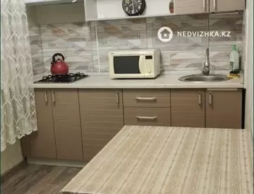 1-комнатная квартира, этаж 3 из 3, 43 м², Посуточно