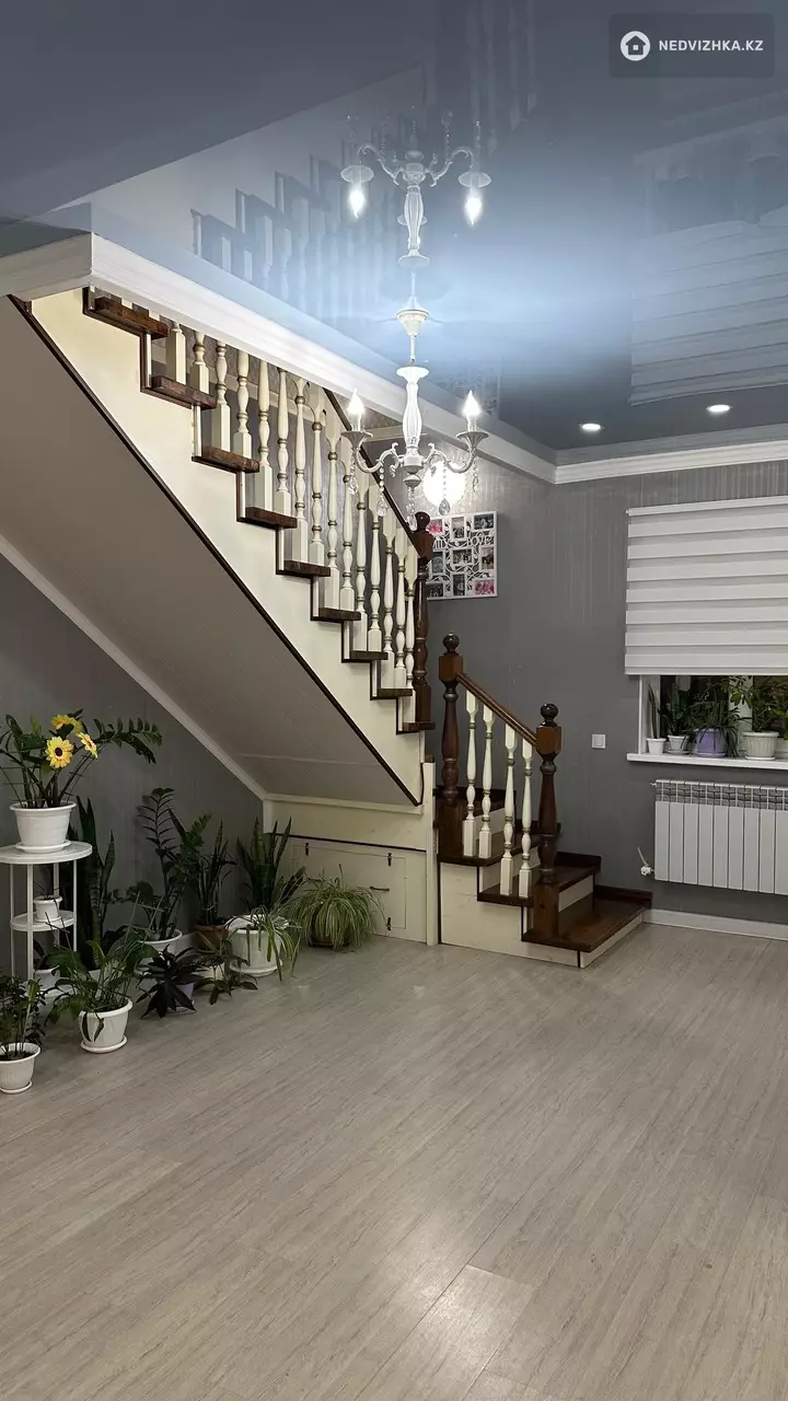 5-комнатный дом, 12 соток, 260 м², фотография 4