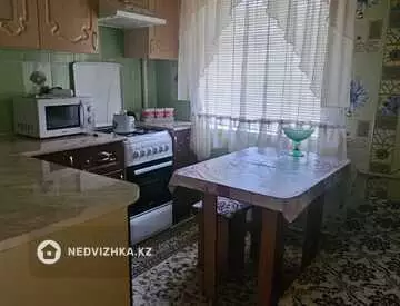 1-комнатная квартира, этаж 2 из 3, 37 м², Посуточно