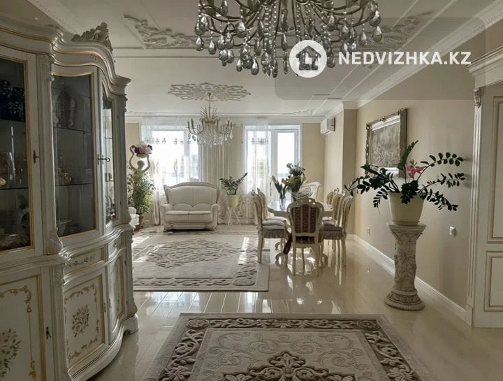 3-комнатная квартира, этаж 8 из 12, 125 м²