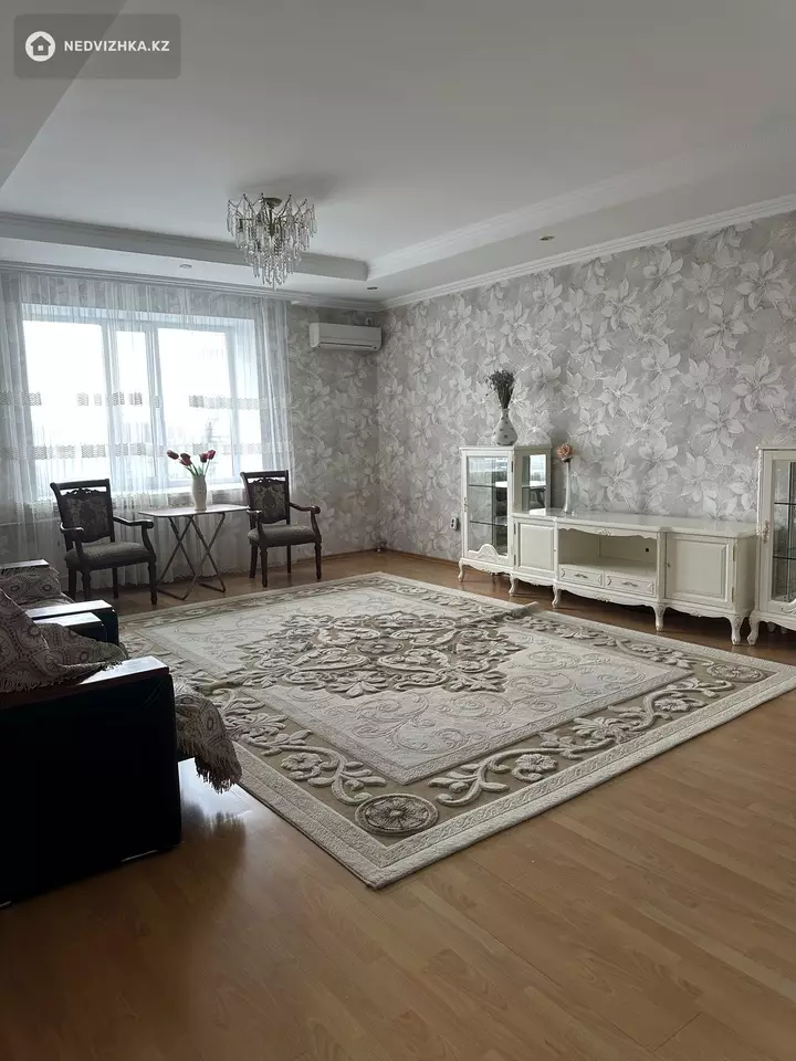 3-комнатная квартира, этаж 7 из 12, 125 м², фотография 2