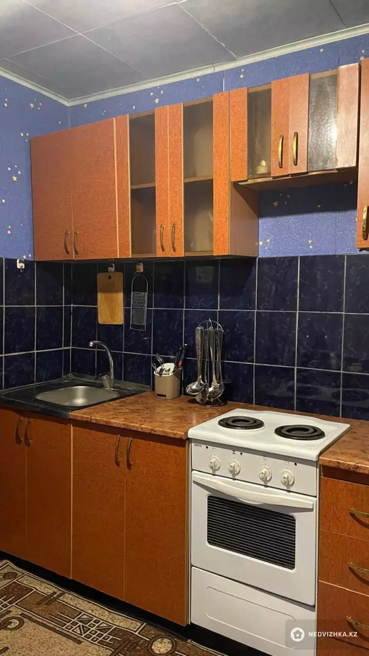 1-комнатная квартира, этаж 1 из 5, 40 м², Посуточно, фотография 5