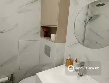 2-комнатная квартира, этаж 19 из 14, 43 м², Посуточно, миниатюра 9