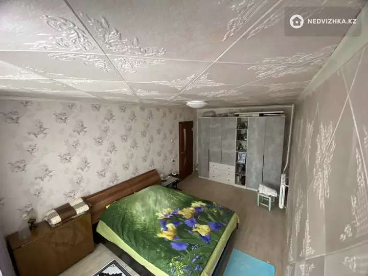 3-комнатная квартира, этаж 3 из 5, 62 м², фотография 2