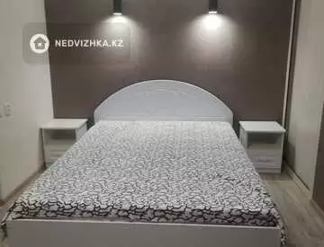 1-комнатная квартира, этаж 3 из 4, 32 м², По часам