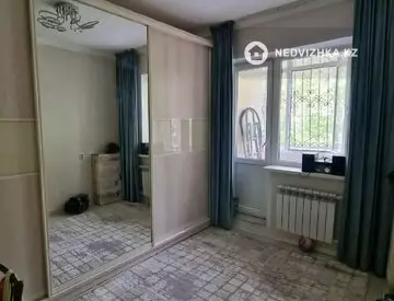 3-комнатная квартира, этаж 2 из 5, 70 м², миниатюра 3