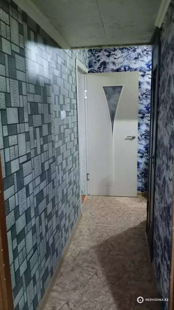 3-комнатная квартира, этаж 2 из 4, 60 м², фотография 5