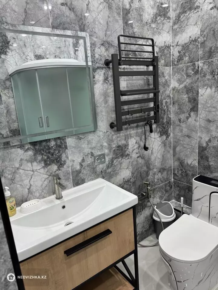 2-комнатная квартира, этаж 2 из 10, 84 м², Посуточно, фотография 4