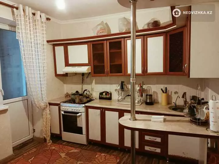 3-комнатная квартира, этаж 5 из 5, 87 м², фотография 2