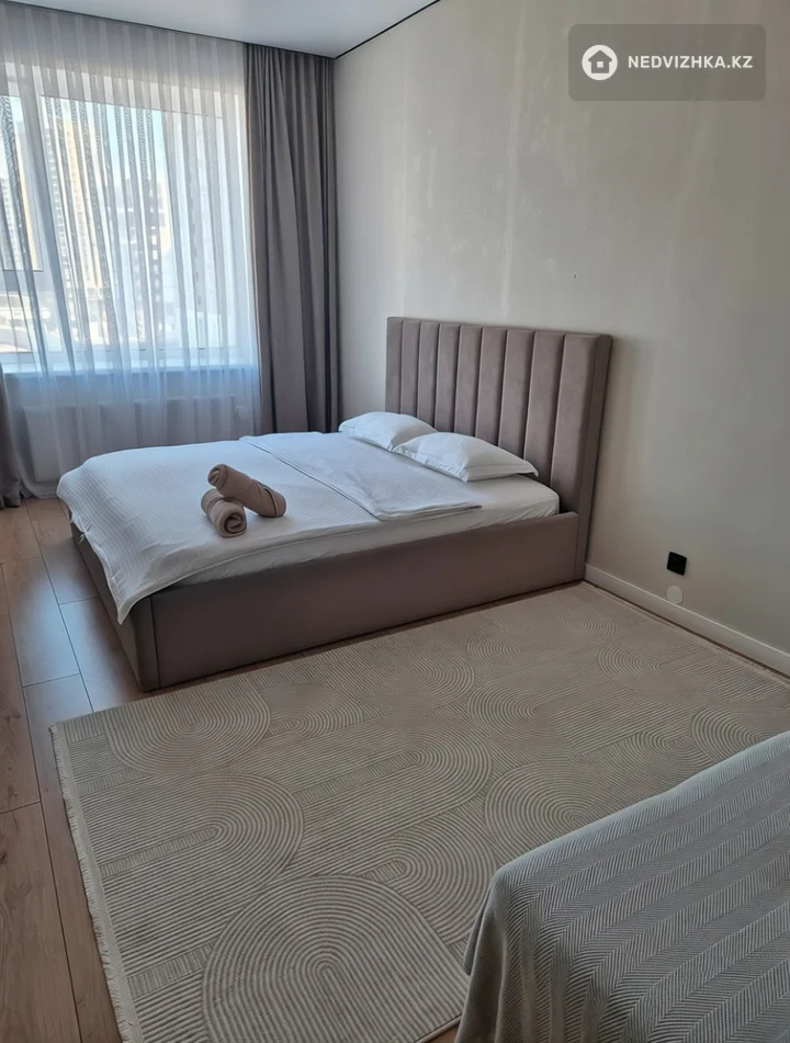 1-комнатная квартира, этаж 4 из 9, 40 м², Посуточно, фотография 3