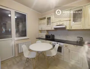 1-комнатная квартира, этаж 5 из 12, 40 м², Посуточно