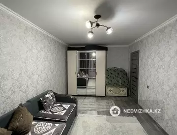 3-комнатная квартира, этаж 3 из 5, 67 м², миниатюра 2