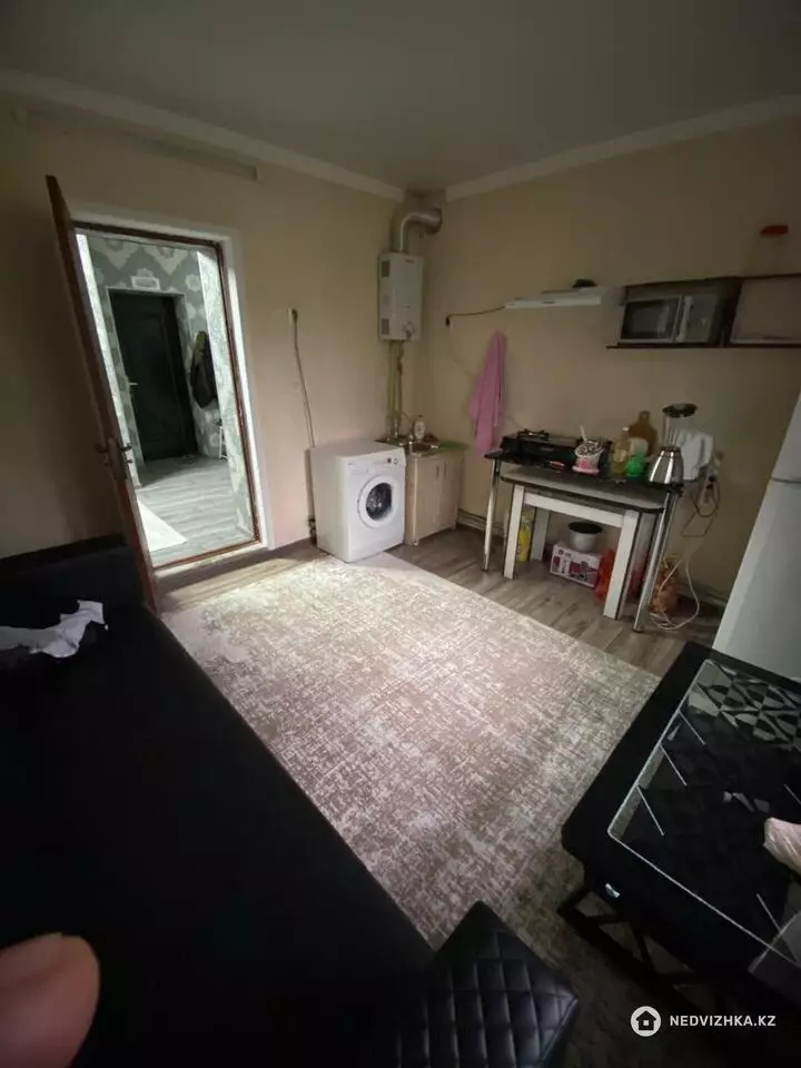 3-комнатная квартира, этаж 2 из 2, 44 м², фотография 3