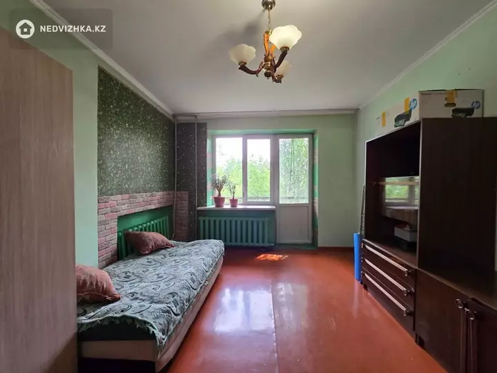 2-комнатная квартира, этаж 2 из 3, 63 м², фотография 5
