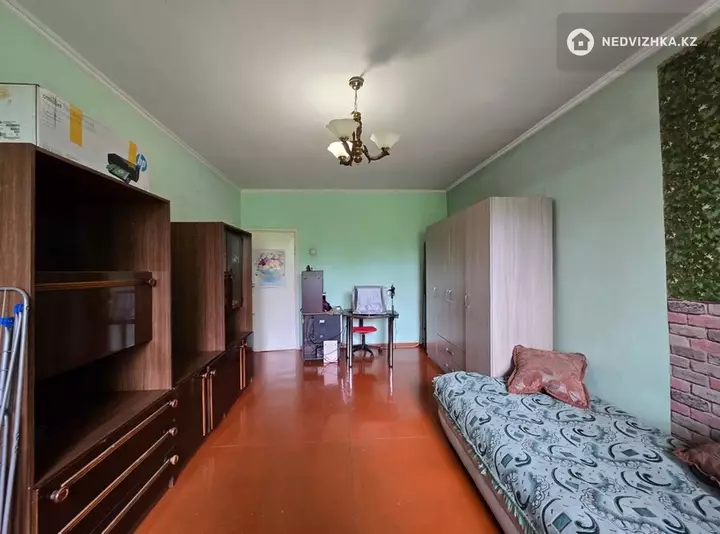 2-комнатная квартира, этаж 2 из 3, 63 м², фотография 4
