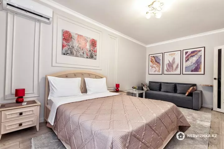 1-комнатная квартира, этаж 4 из 14, 45 м², Посуточно, фотография 4