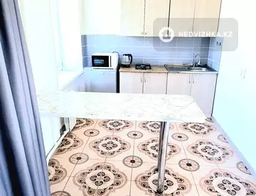 1-комнатная квартира, этаж 4 из 5, 35 м², Посуточно