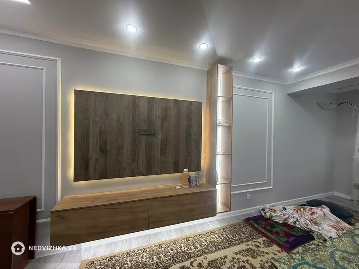 2-комнатная квартира, этаж 11 из 13, 70 м², На длительный срок, фотография 3