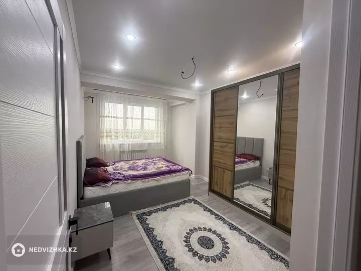 2-комнатная квартира, этаж 11 из 13, 70 м², На длительный срок