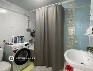 3-комнатная квартира, этаж 2 из 5, 64 м², миниатюра 2