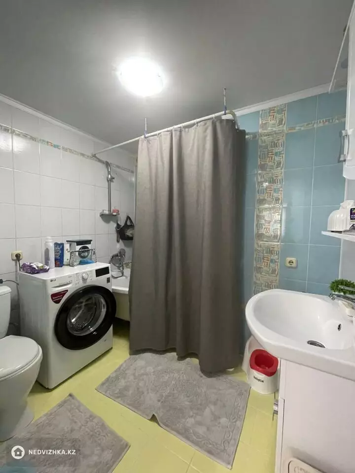 3-комнатная квартира, этаж 2 из 5, 64 м², фотография 2