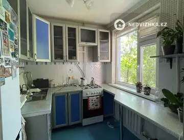 3-комнатная квартира, этаж 2 из 5, 64 м², миниатюра 9