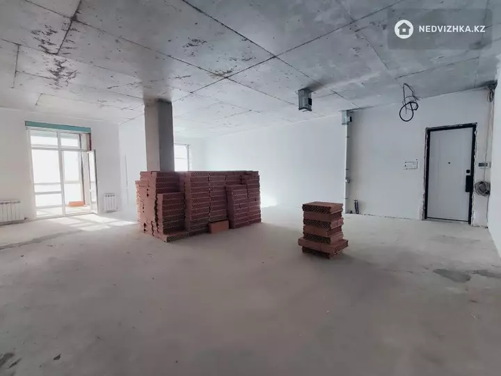 3-комнатная квартира, этаж 1 из 5, 92 м², фотография 5