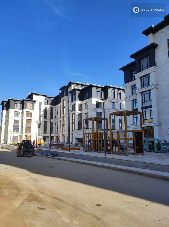 3-комнатная квартира, этаж 1 из 5, 92 м², фотография 2