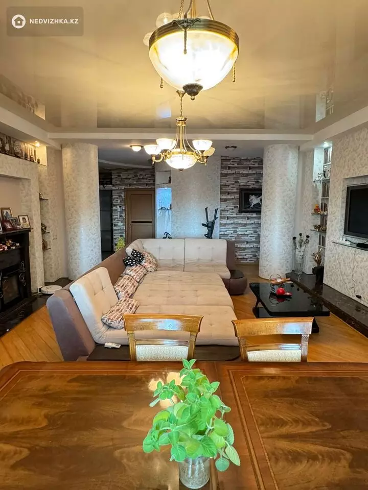 5-комнатная квартира, этаж 13 из 16, 162 м², 2-фотосурет