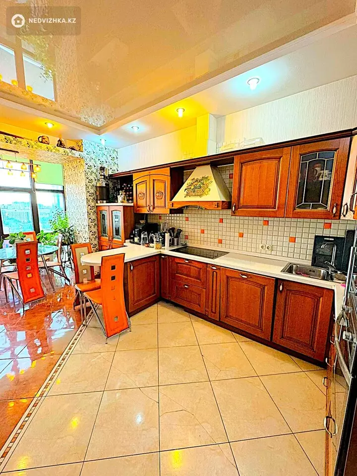 5-комнатная квартира, этаж 13 из 16, 162 м², 5-фотосурет