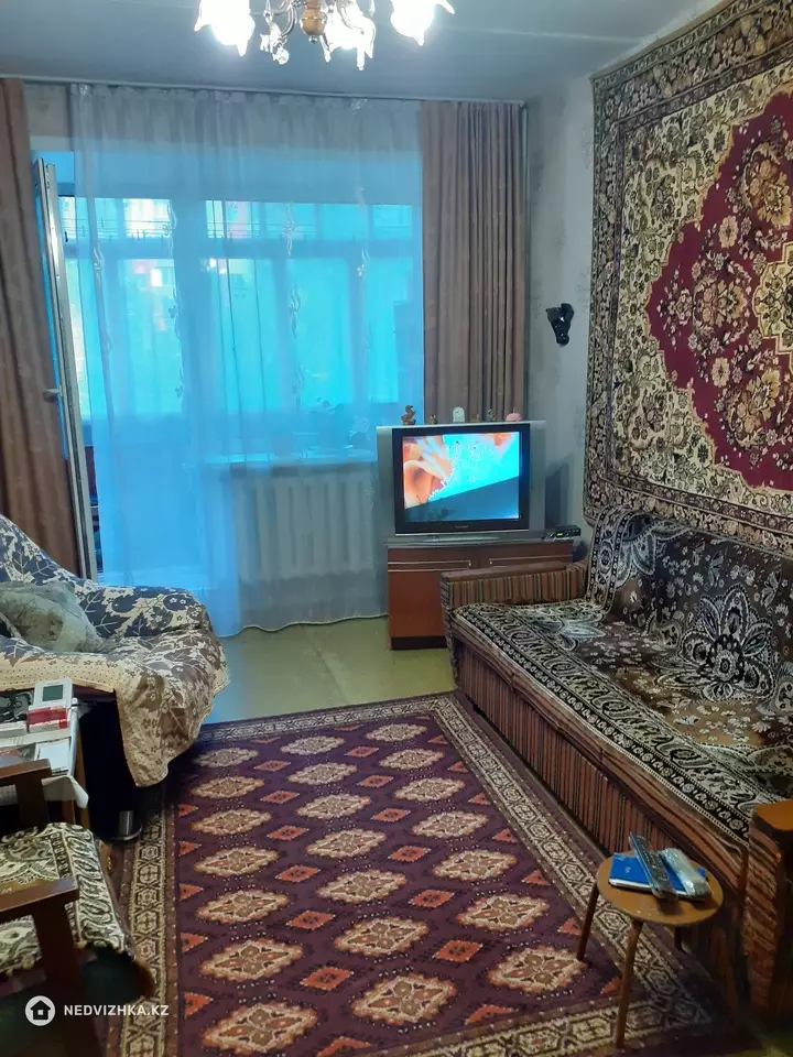 2-комнатная квартира, этаж 1 из 5, 54 м², фотография 2