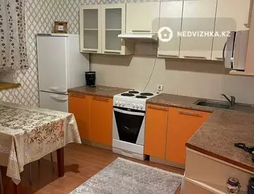 1-комнатная квартира, этаж 7 из 8, 36 м², На длительный срок, миниатюра 4