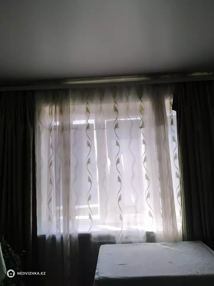 3-комнатная квартира, этаж 4 из 5, 64 м², фотография 2
