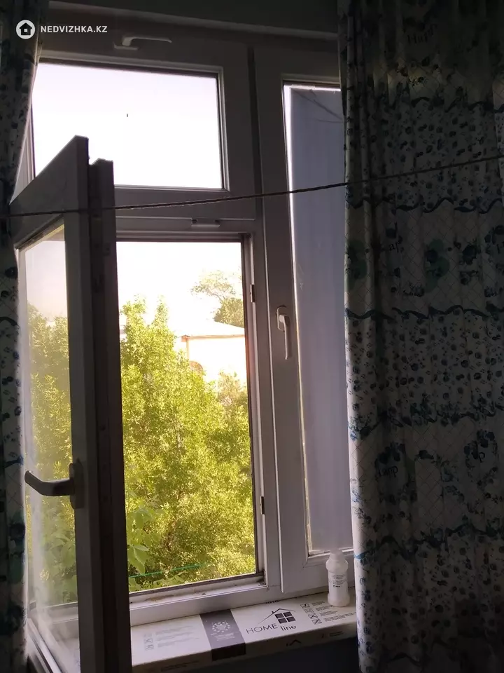 3-комнатная квартира, этаж 4 из 5, 64 м², фотография 4