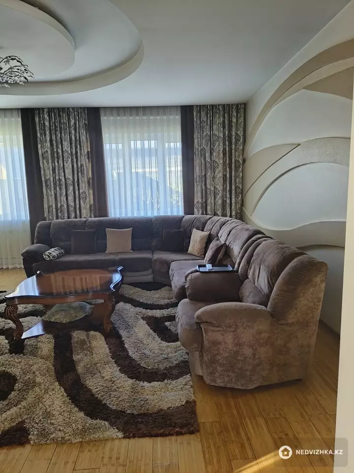 5-комнатный дом, 6.5 соток, 325 м², фотография 4