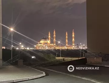 2-комнатная квартира, этаж 4 из 7, 55 м², Посуточно