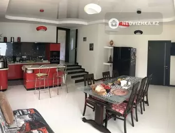 6-бөлмелі үй, 15 соттық, 275 м², 8-нобай