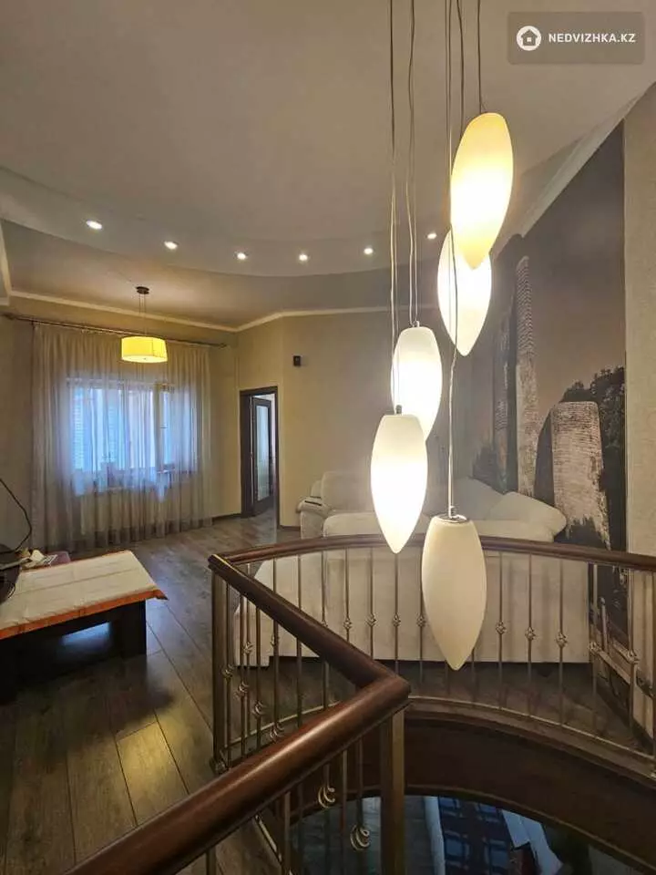 3-комнатная квартира, этаж 1 из 3, 112 м²