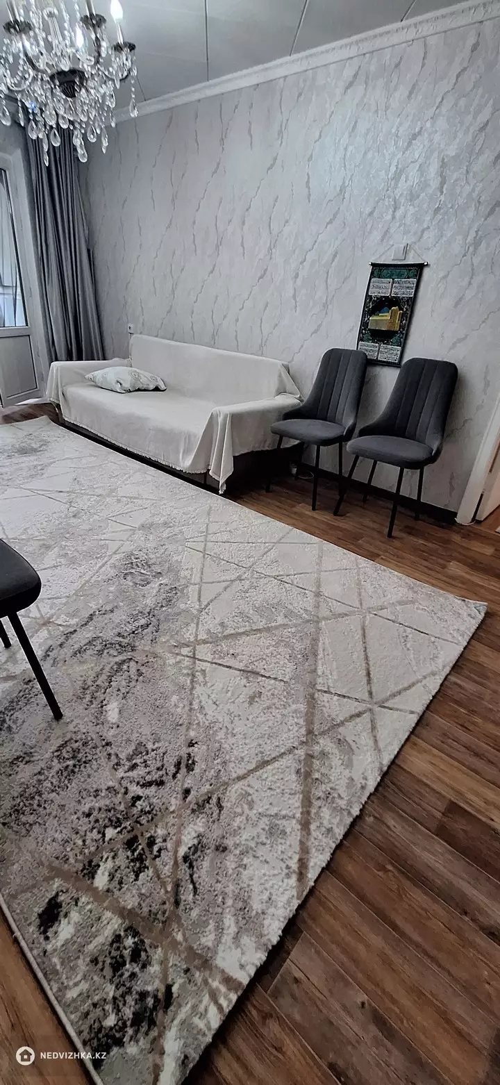 2-комнатная квартира, этаж 3 из 5, 45 м², фотография 2