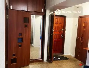 3-комнатная квартира, этаж 1 из 5, 62 м², миниатюра 2