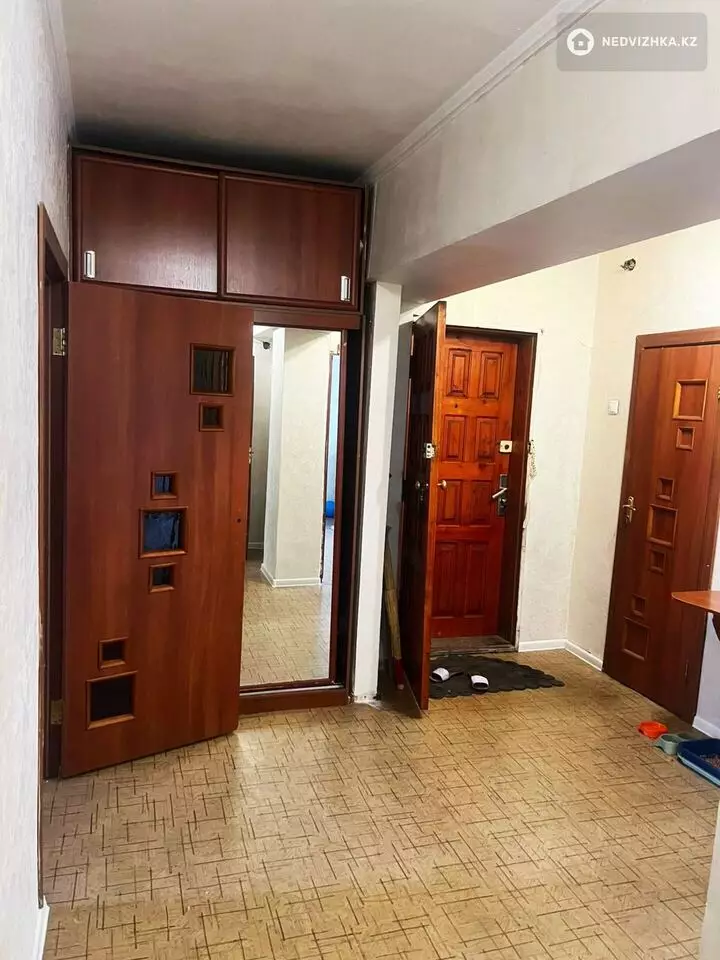 3-комнатная квартира, этаж 1 из 5, 62 м², фотография 2
