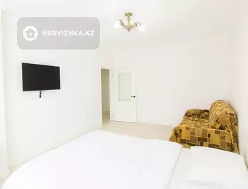 1-комнатная квартира, этаж 5 из 14, 45 м², Посуточно
